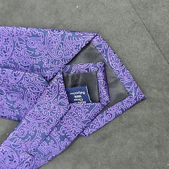 Croft and Barrow purple paisley polyester tie - Picture 4 of 5